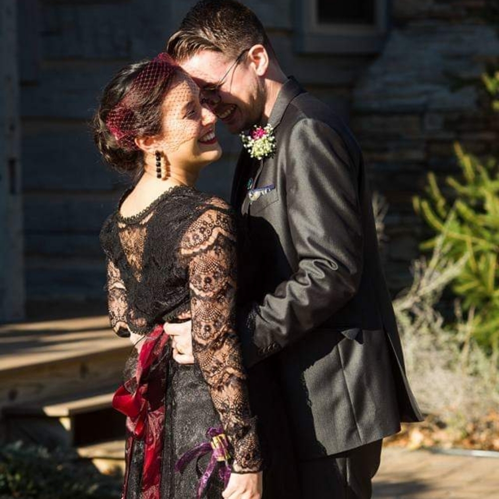 Meet your Poshers, Melissa & Kevin